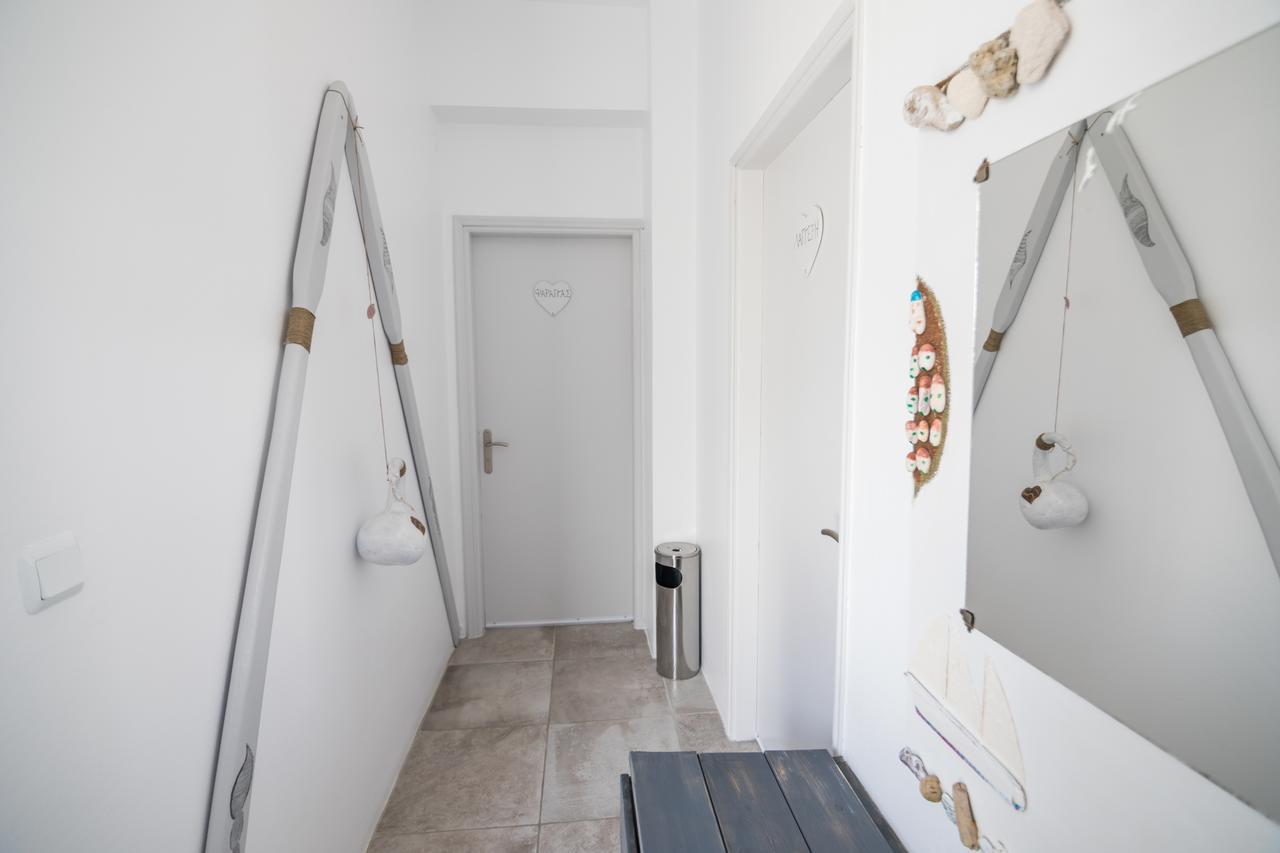 Irini Rooms เนาซา ภายนอก รูปภาพ